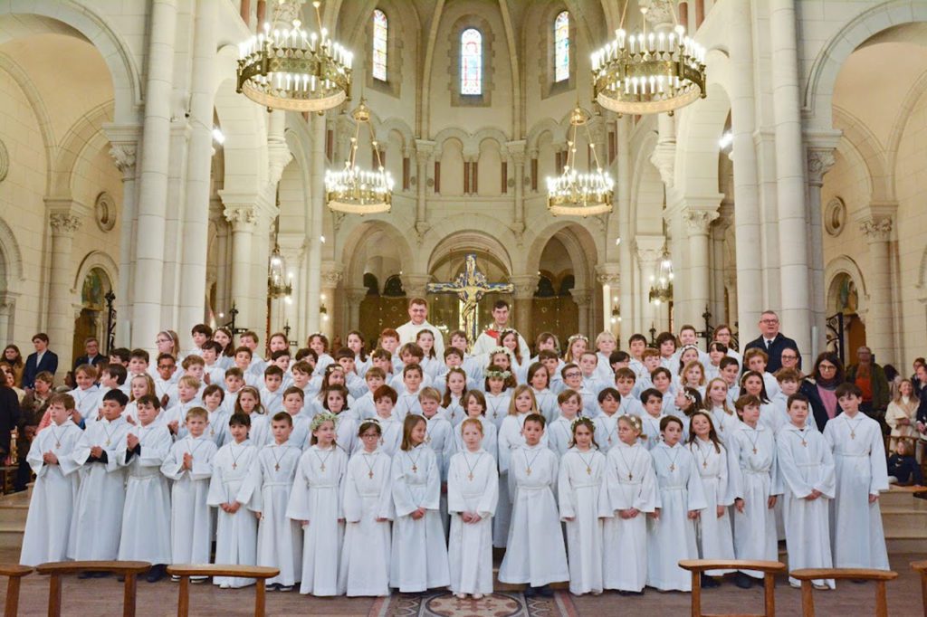 1ère Communion des élèves de Notre-Dame de Sainte-Croix
